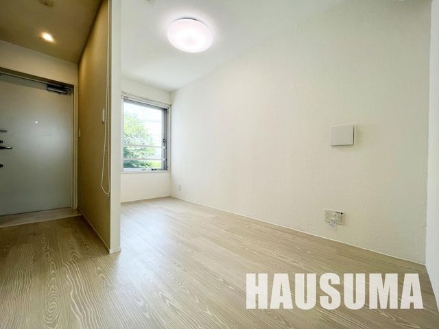 �y���ԁE���r���O�z�@�G���g�����X