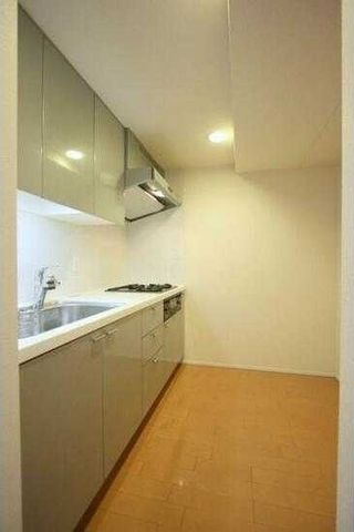 �y���̑��ݔ��z�@