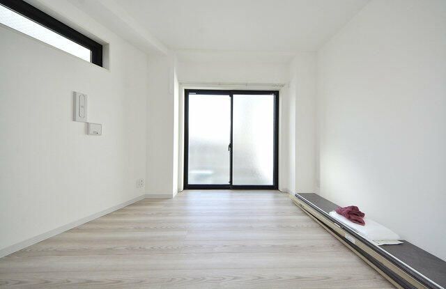 �y���ԁE���r���O�z�@