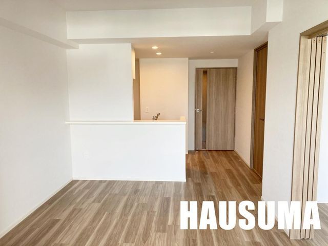 �y�����E���r���O�z�@