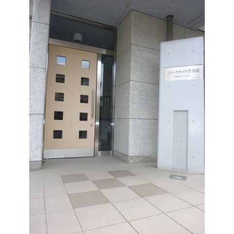 �y�G���g�����X�z�@