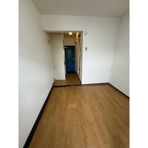 �y���ԁE���r���O�z�@