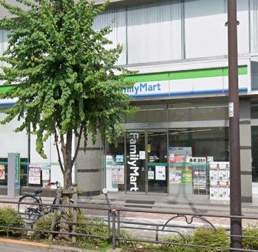 �y���Ӂz�@�t�@�~���[�}�[�g�L�������꒚�ړX �k��3���B 170m