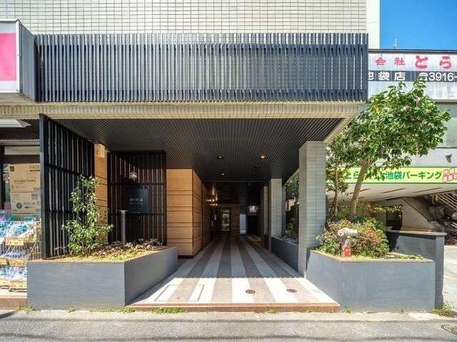 �y�G���g�����X�z�@