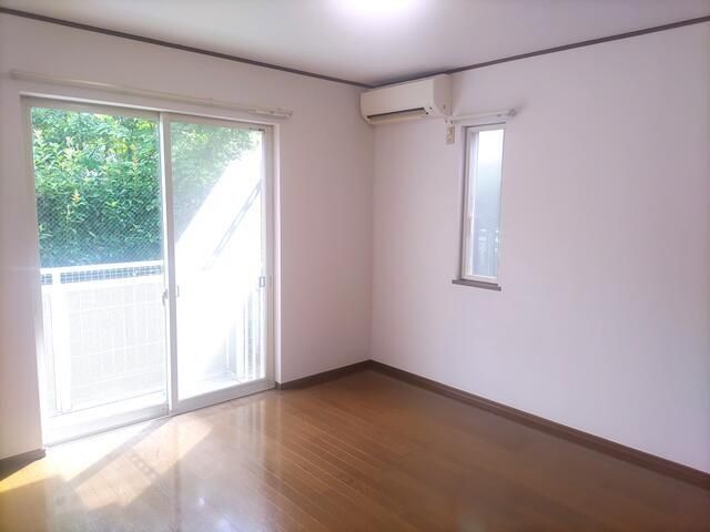 �y���ԁE���r���O�z�@