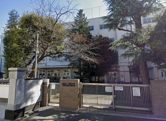 �y���Ӂz�@�����旧��{���w�Z �k��3���B 240m