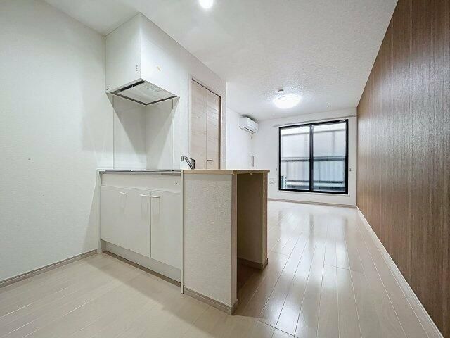 �y�����E���r���O�z�@