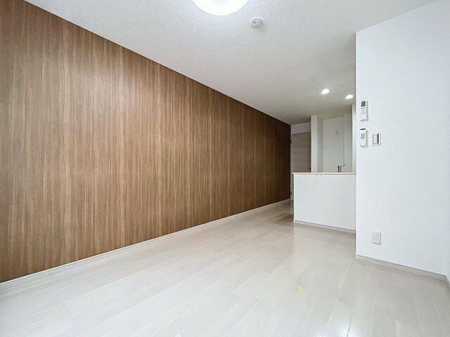 �y�����E���r���O�z�@