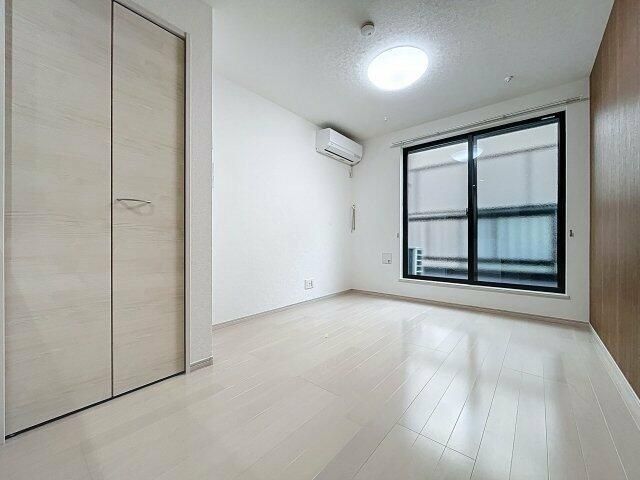 �y�����E���r���O�z�@