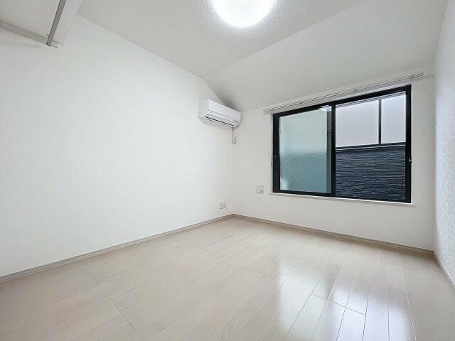 �y���ԁE���r���O�z�@