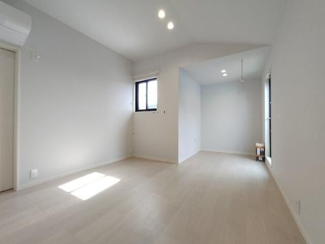 �y���̑������E�X�y�[�X�z�@