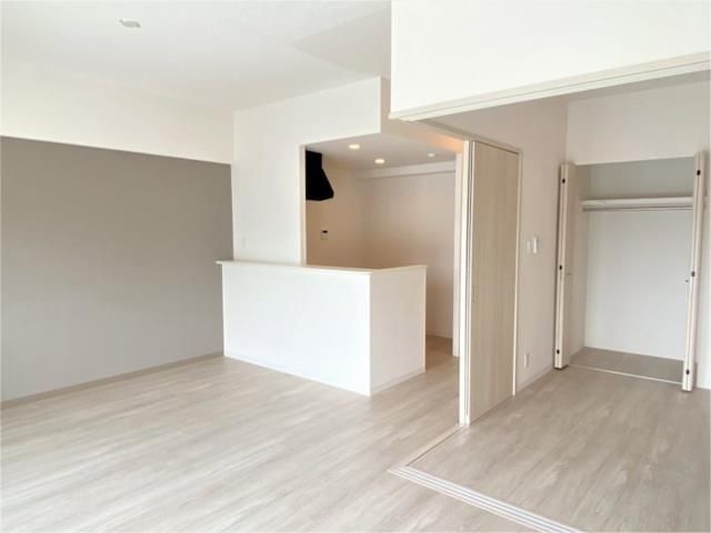 �y���ԁE���r���O�z�@