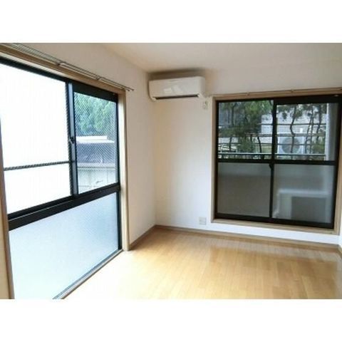 �y���ԁE���r���O�z�@