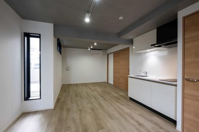 �y���ԁE���r���O�z�@