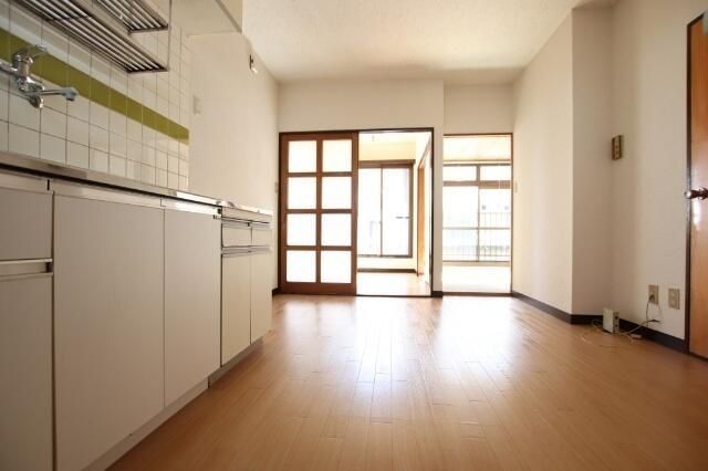 �y���̑��ݔ��z�@