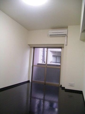 �y���ԁE���r���O�z�@