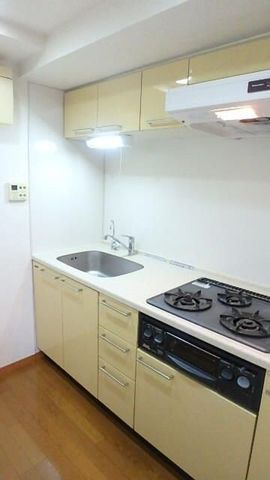 �y�L�b�`���z�@