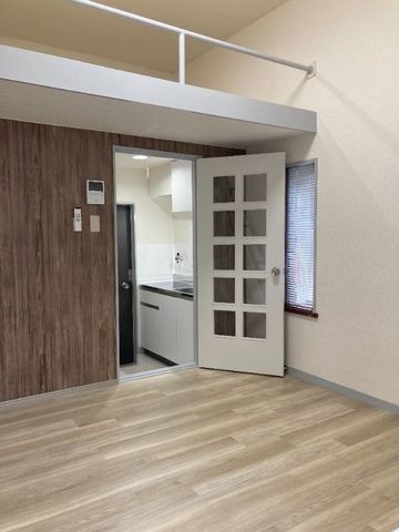 �y���ԁE���r���O�z�@