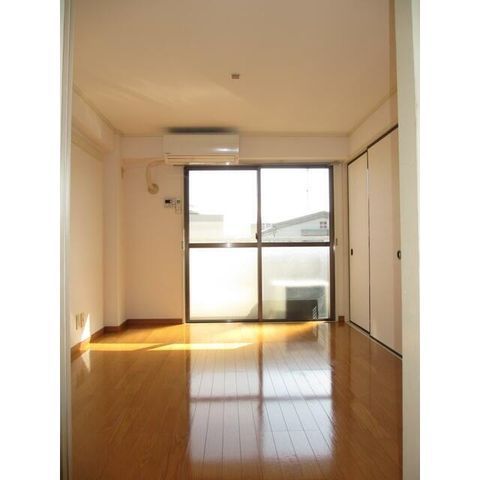 �y���ԁE���r���O�z�@