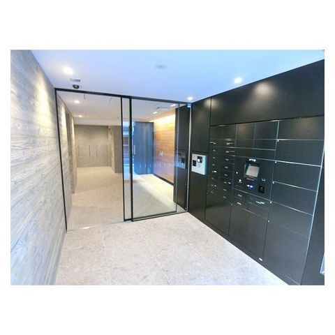 �y�G���g�����X�z�@