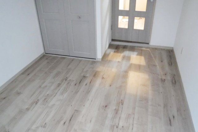 �y���ԁE���r���O�z�@