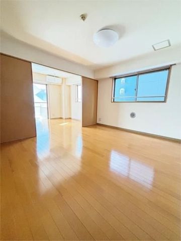 �y���ԁE���r���O�z�@