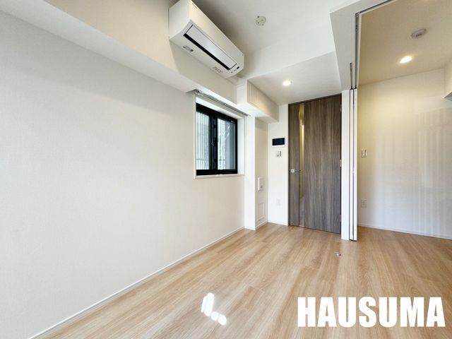 �y�����E���r���O�z�@