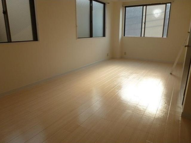 �y���ԁE���r���O�z�@����