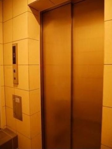 �y���̑��z�@�G���x�[�^�[