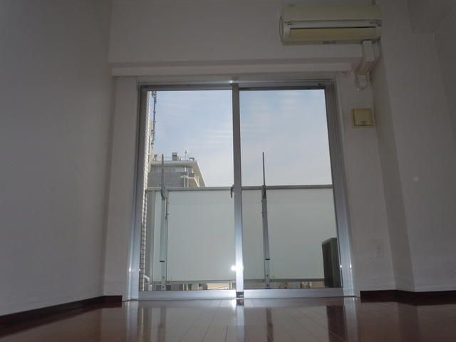 �y���ԁE���r���O�z�@