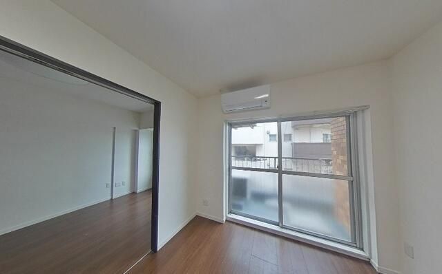 �y���ԁE���r���O�z�@