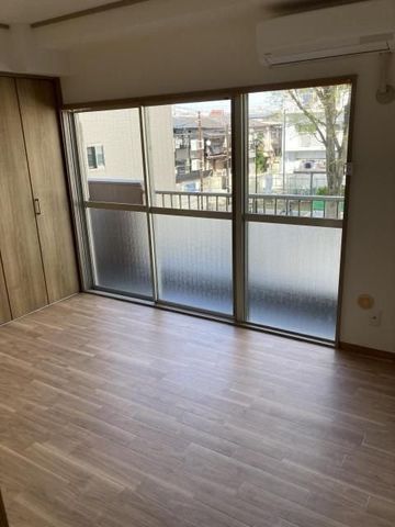 �y���ԁE���r���O�z�@