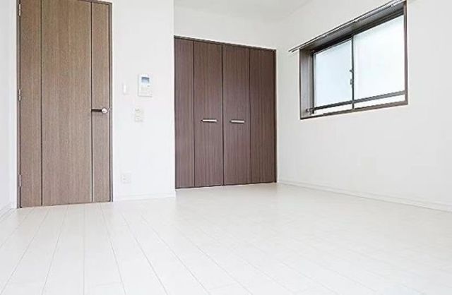 �y���ԁE���r���O�z�@