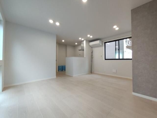 �y���ԁE���r���O�z�@