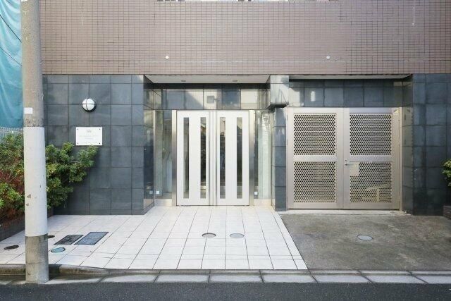 �y�G���g�����X�z�@