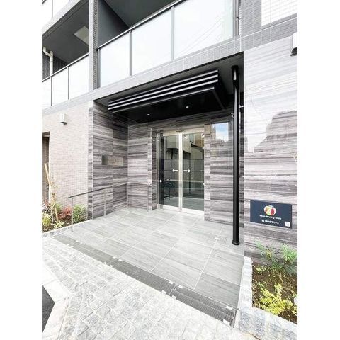 �y�G���g�����X�z�@