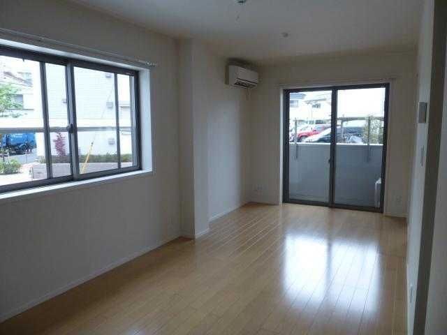 �y���ԁE���r���O�z�@