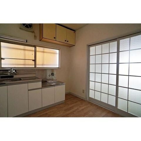 �y���ԁE���r���O�z�@