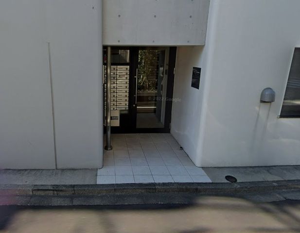 �y�G���g�����X�z�@