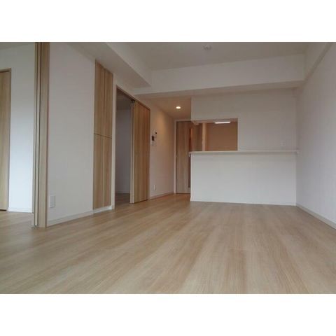 �y���ԁE���r���O�z�@