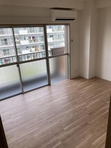 �y���ԁE���r���O�z�@