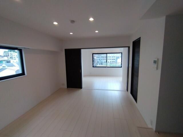 �y���ԁE���r���O�z�@