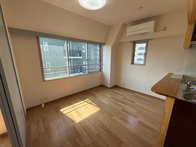 �y���ԁE���r���O�z�@