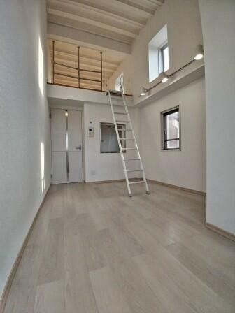 �y���ԁE���r���O�z�@