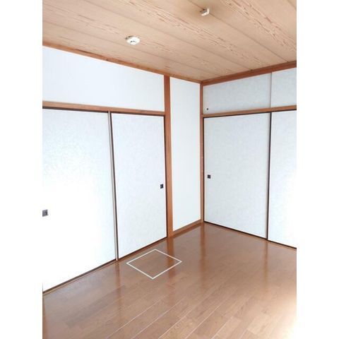 �y���ԁE���r���O�z�@