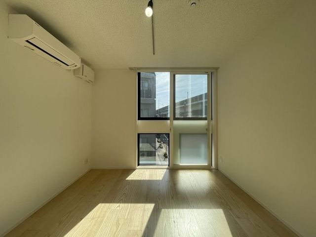 �y���ԁE���r���O�z�@