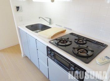 �y���ԁE���r���O�z�@�L�b�`��