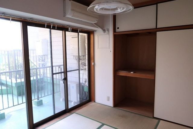 �y���ԁE���r���O�z�@