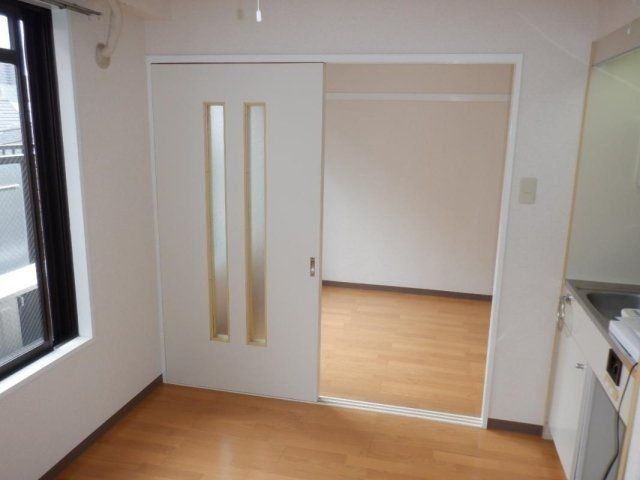 �y���ԁE���r���O�z�@