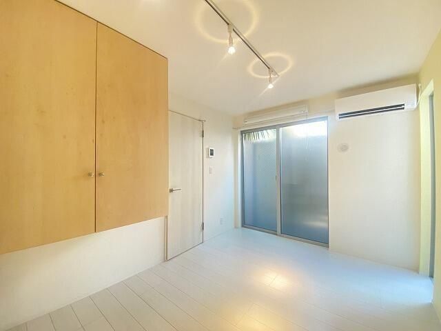 �y���ԁE���r���O�z�@